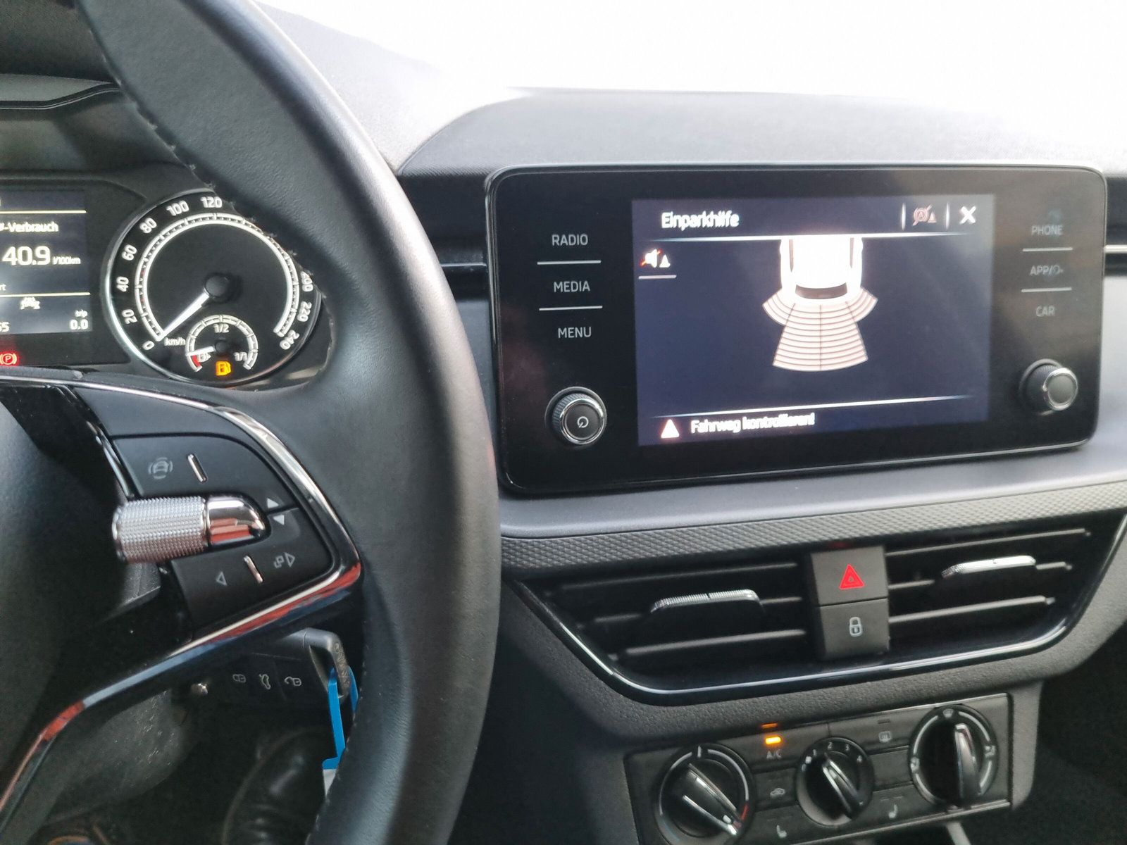 Fahrzeugabbildung SKODA Kamiq 1.0 TSI Ambition LED PDC SHZ KLIMA