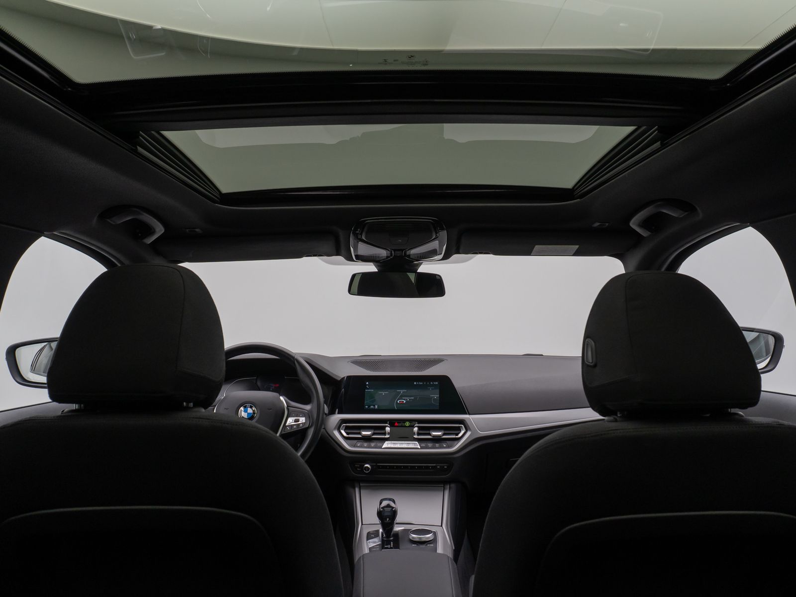 Fahrzeugabbildung BMW 320d xD Panorama DAB PDC Geschwindigkeitsreg LED