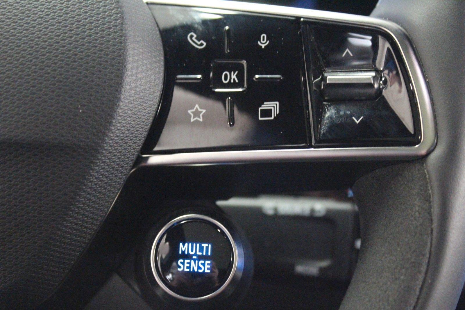 Fahrzeugabbildung Renault Rafale Full Hybrid E-Tech 200 Esprit Alpine