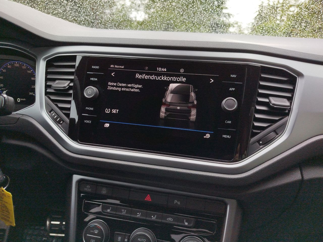 Fahrzeugabbildung Volkswagen T-ROC Style ACTIVE 1.5 TSI DSG Standhg Navi