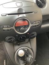 Mazda 2 1.3 55kW Independence  - Mazda: Grün
