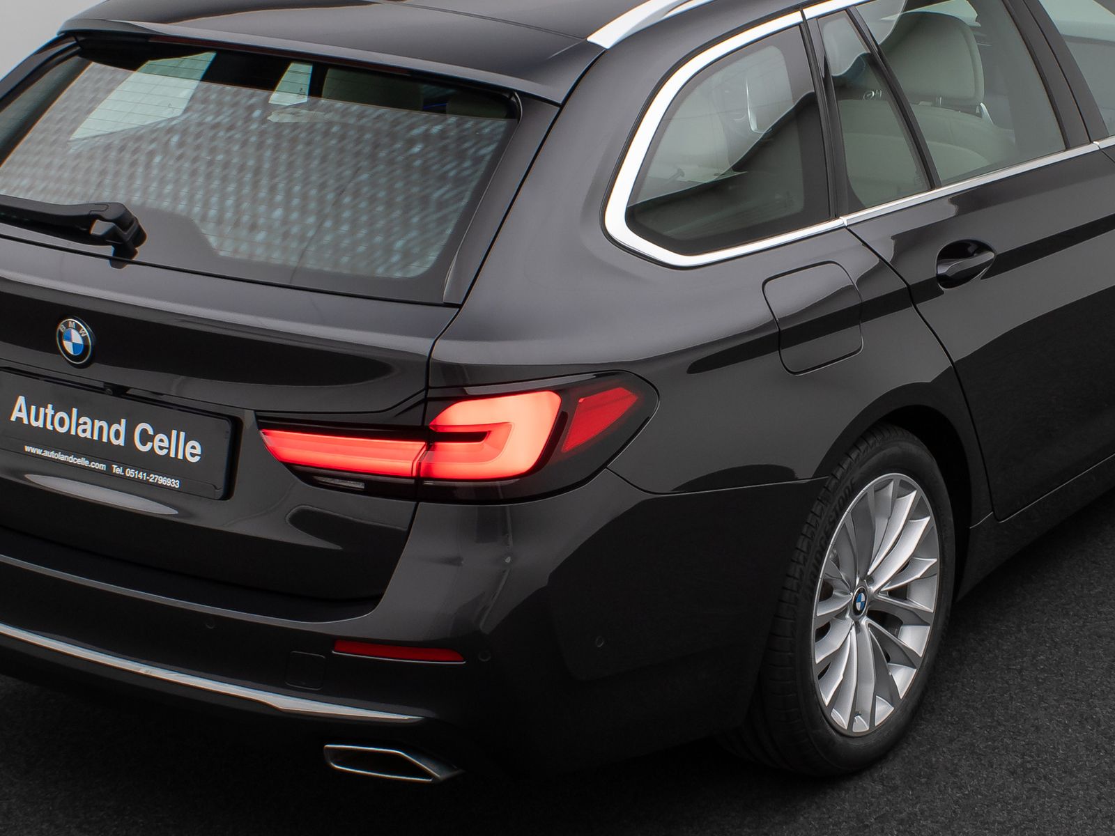 Fahrzeugabbildung BMW 520d  xD Luxury Line Panorama Kamera DAB H/K AHK