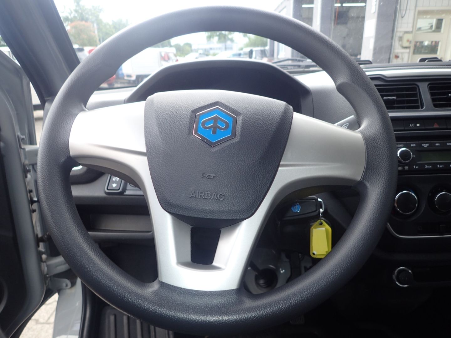 Fahrzeugabbildung Piaggio Porter NP6 TW Kipper LR 3,08m Pritschenlänge LPG