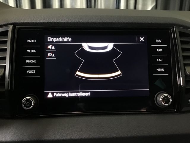 Fahrzeugabbildung Skoda Karoq Selection 1.5 TSI/DSG/ACC/SHZ/SmartLink