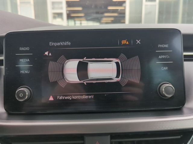 Fahrzeugabbildung SKODA Kamiq 1.0 TSI DSG Clever 1.HAND PDC MFL SHZ
