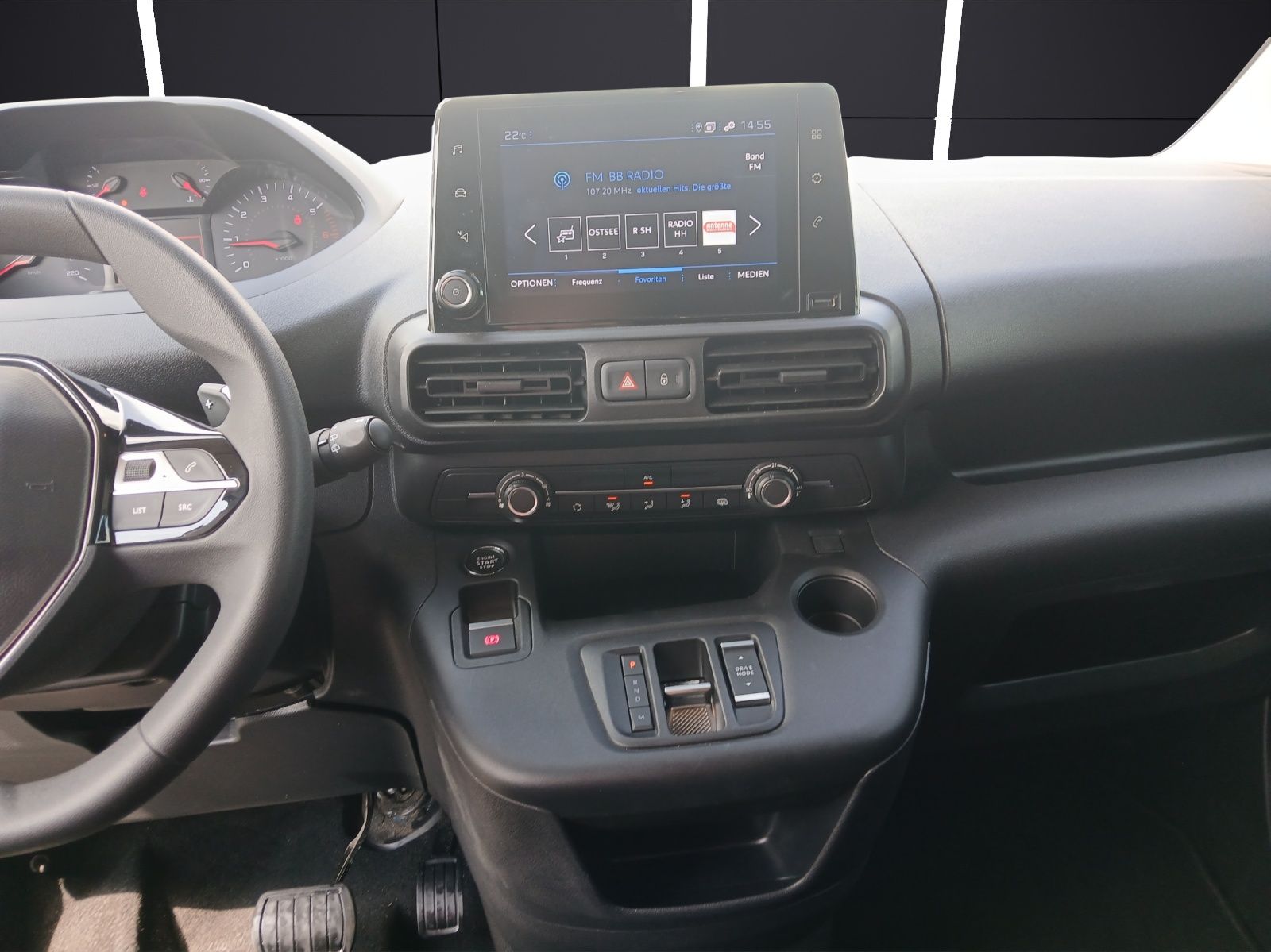 Fahrzeugabbildung Peugeot Partner Premium L2 BlueHDI 130 Klima DAB GRA PDC