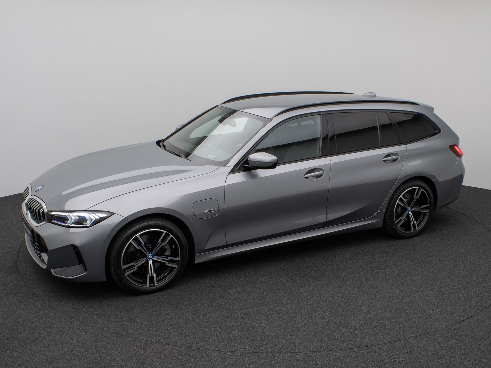 Fahrzeugabbildung BMW 330e xD M Sport Kamera DAB HUD Lenkradheizung