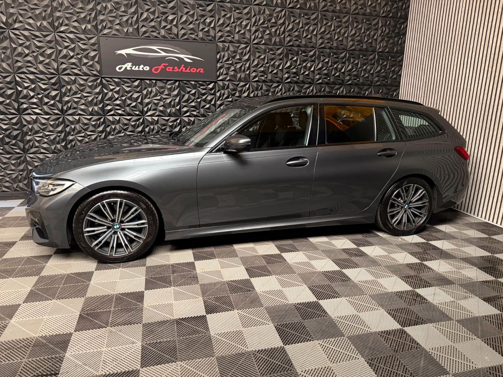 BMW 330 3 Touring 330 i M Sport M-PAket imagem 3