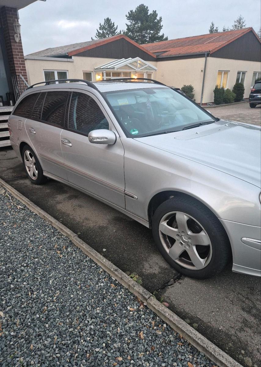 Mercedes-Benz E320 2004 — engine 224 HP (165kW)
