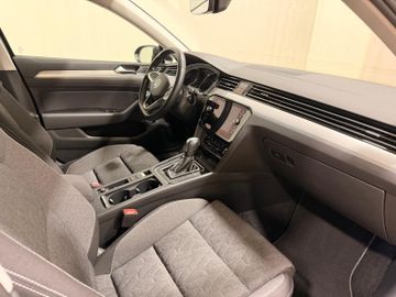 Volkswagen Passat Variant - 11