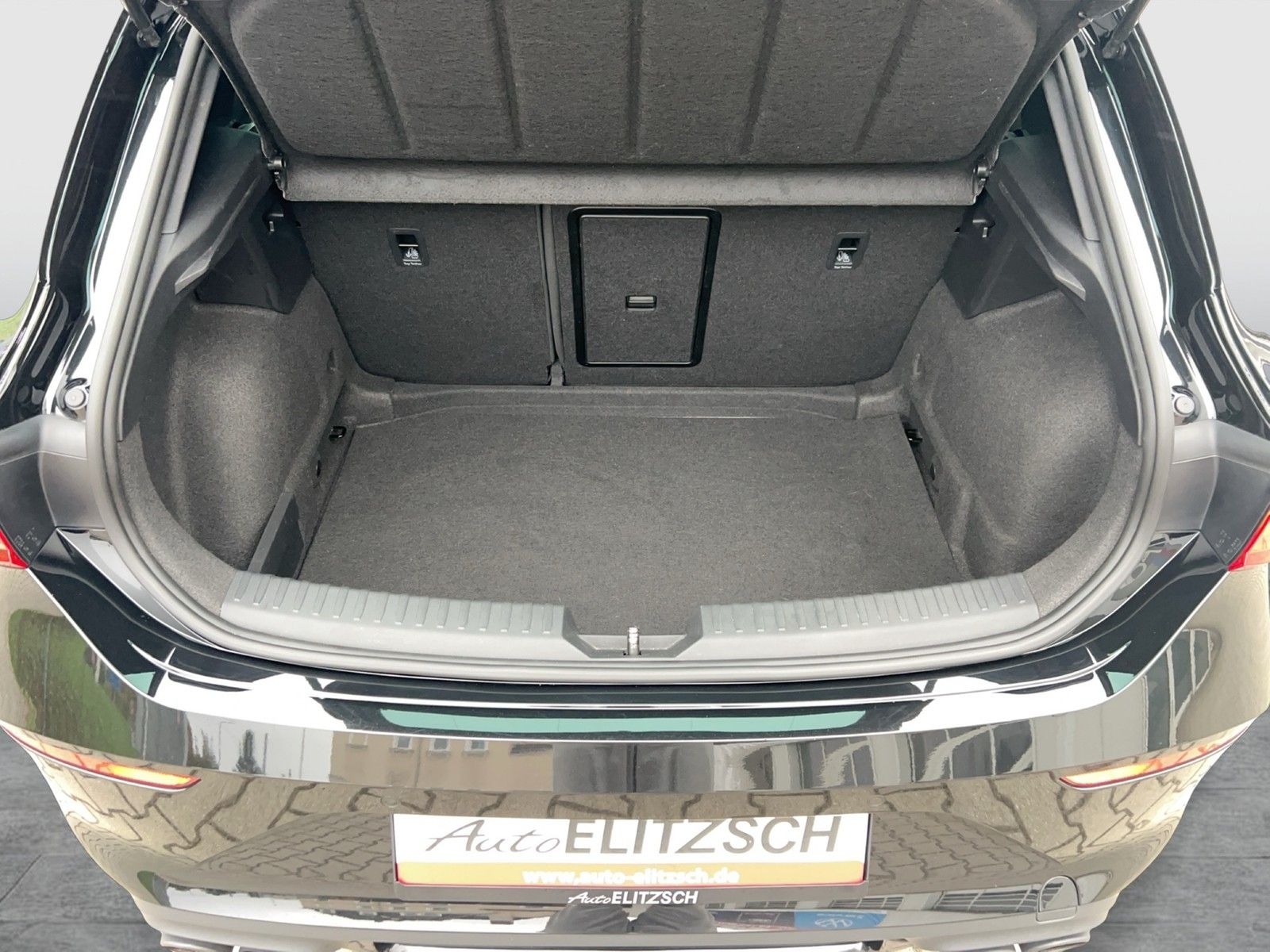 Fahrzeugabbildung CUPRA Leon TSI VZ DSG LED Navi RFK SHZ