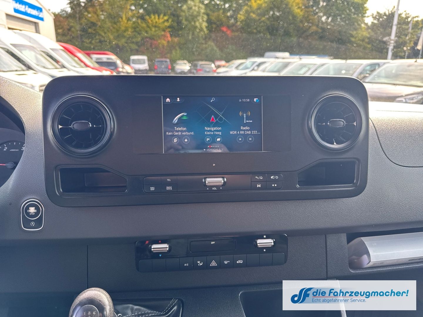 Fahrzeugabbildung Mercedes-Benz Sprinter Pritsche DoKa V6 319 CDI L3 AHK Navi DA