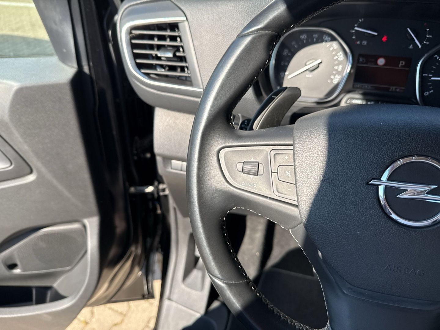 Fahrzeugabbildung Opel Zafira Tourer M 2.0 D EU6d-T Life HUD Navi Leder