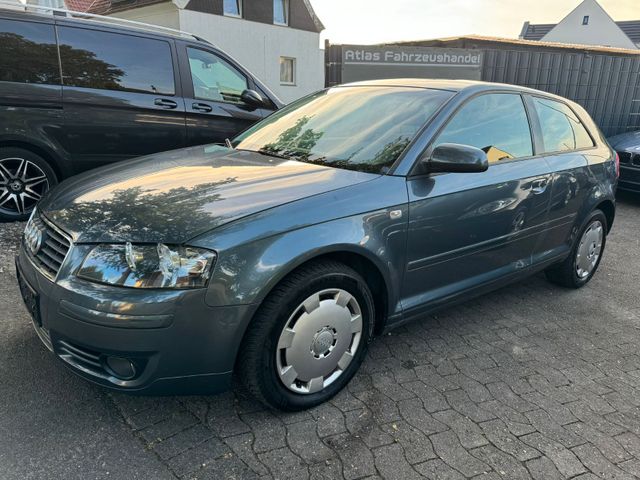 Audi A3 1.6Attraction elektr.Fenster,Klima,Schiebedac