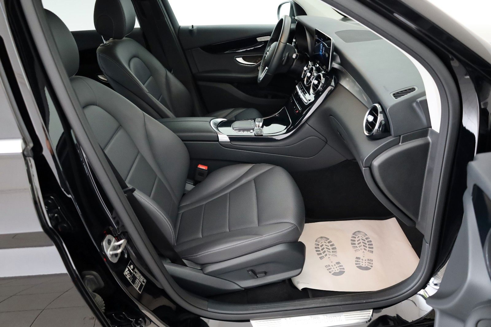 Fahrzeugabbildung Mercedes-Benz GLC 200 4M,Leder,Navi,LED,Kamera,AHK elek.,SR+WR