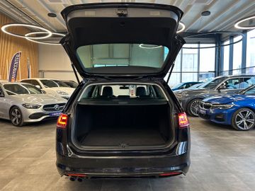 MYAUTOCENTER – Gebraucht- und Jahreswagen mit Werkstattservice in Pfaffenhofen Volkswagen Golf VII Variant Highline BMT *R Line*Navi*Xenon