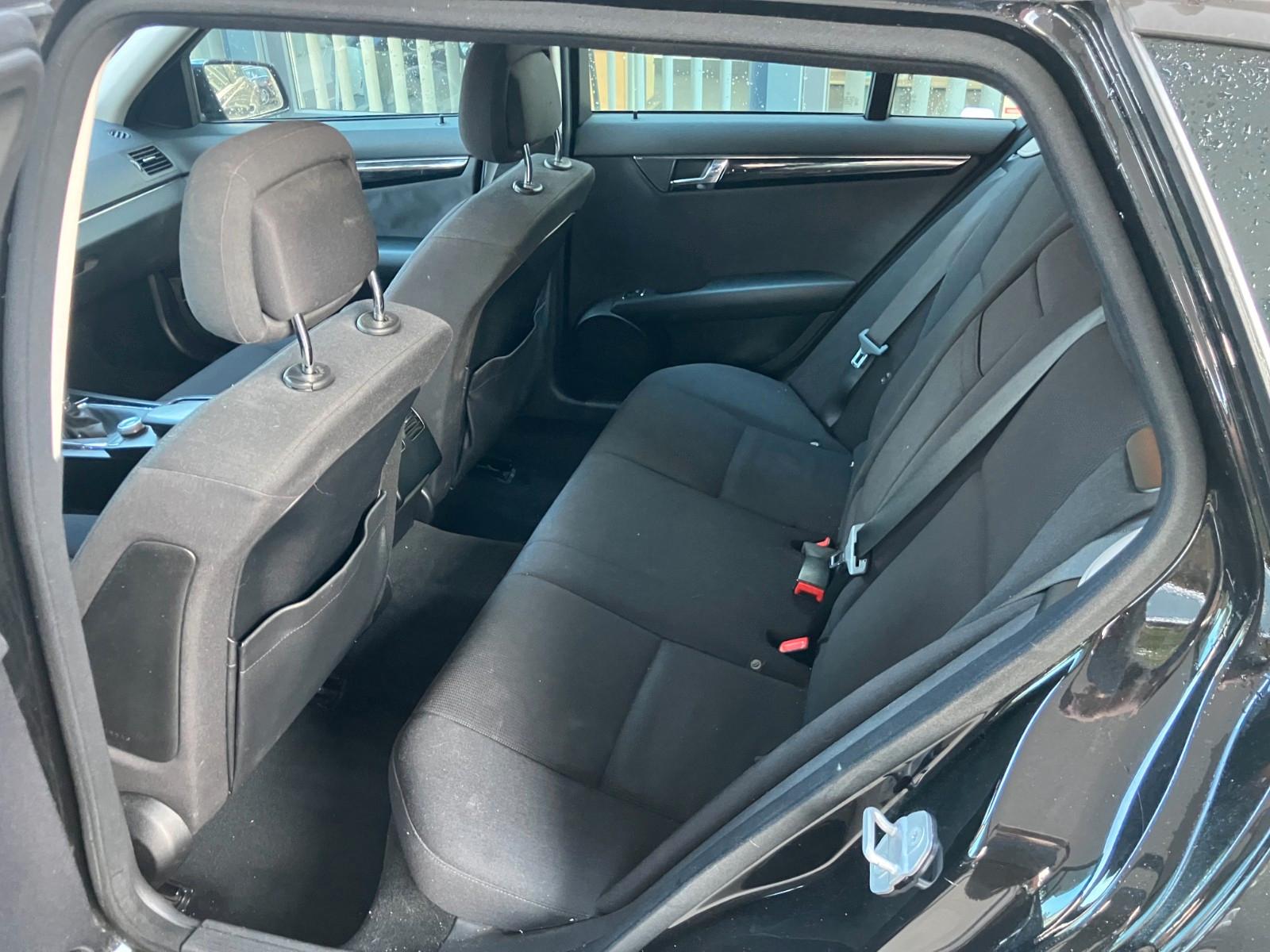 Mercedes-Benz C220 2010 — photo 7