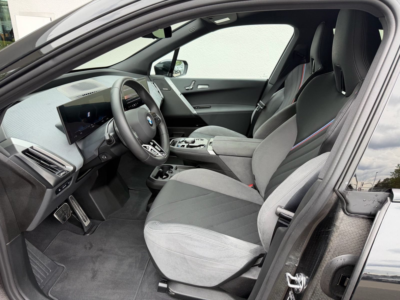 BMW iX xDrive45 M SPORT PRO+AHK+LM22+KAMERA+HK SOUND foto 11