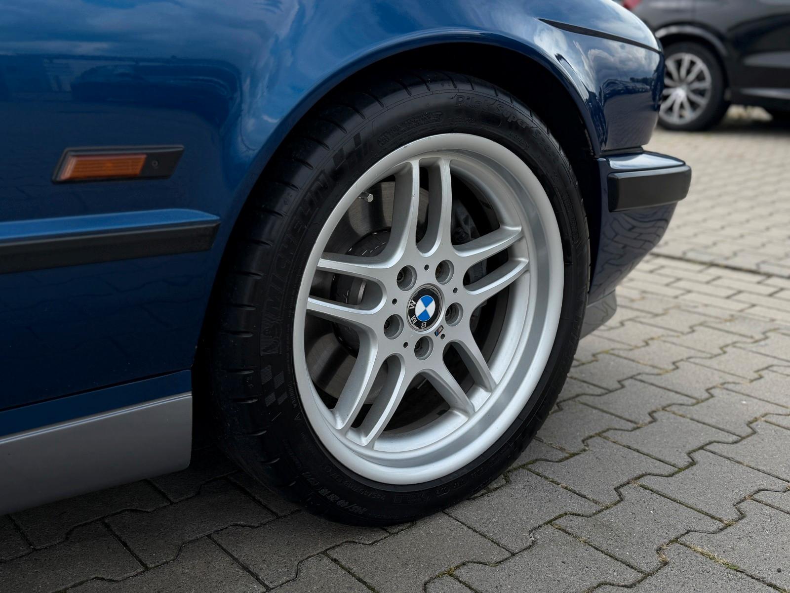 BMW M5 3.8 6 gang AVUS BLAU, 1 of 404