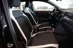 VW T-Roc 1.5 TSI Sport | Navi | App | ACC | AHK VW T-Roc 1.5 TSI Sport | Navi | App | ACC | AHK