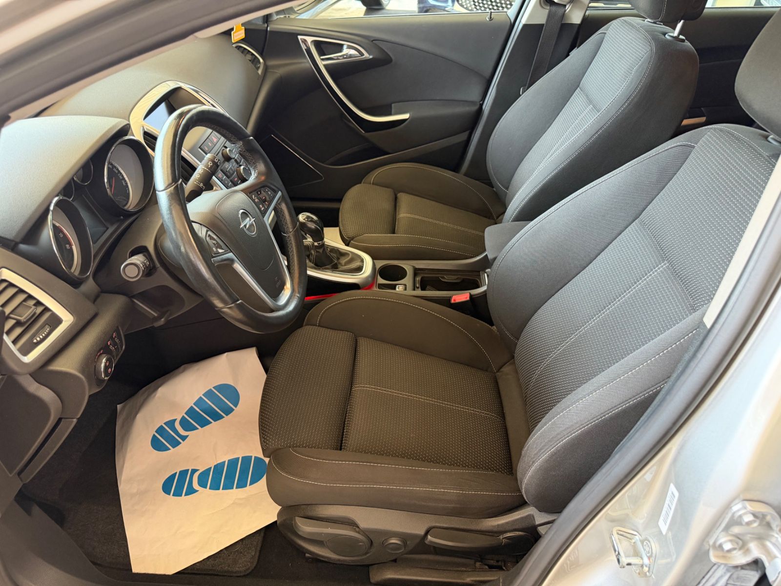Fahrzeugabbildung Opel Astra J Lim. 5-trg. Sport