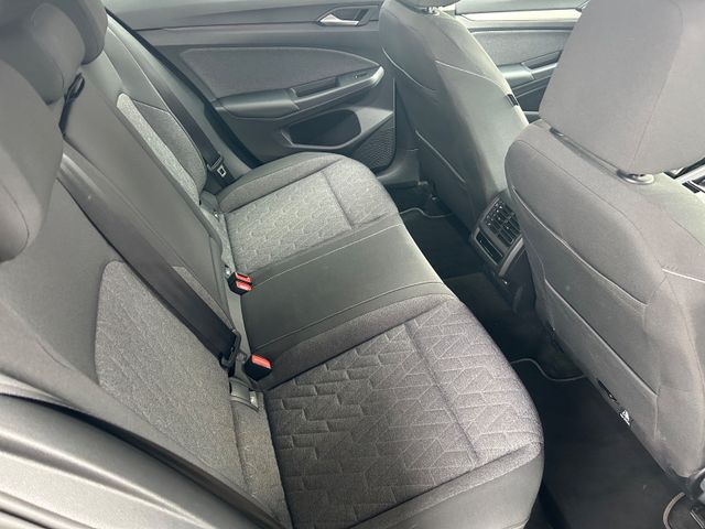 Fahrzeugabbildung Volkswagen Golf 2.0 TDI Move+CarPlay+LED+Navi+AllW.LM+SHZ+