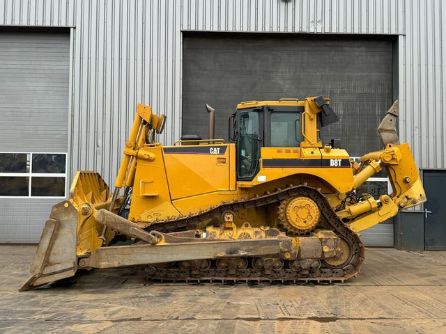 CAT D8T - CE