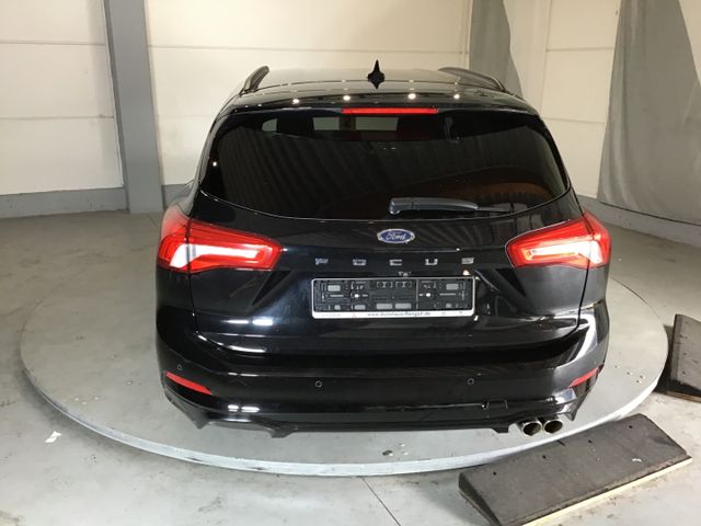 Fahrzeugabbildung Ford Focus ST-Line 1.5 Turnier Autom/Navi/Kamera/PDC