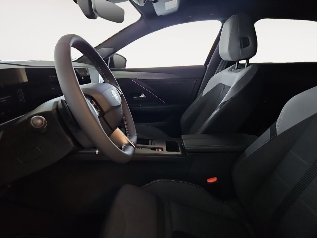 Fahrzeugabbildung Opel Astra Sports Tourer Hybrid 107 kW GS