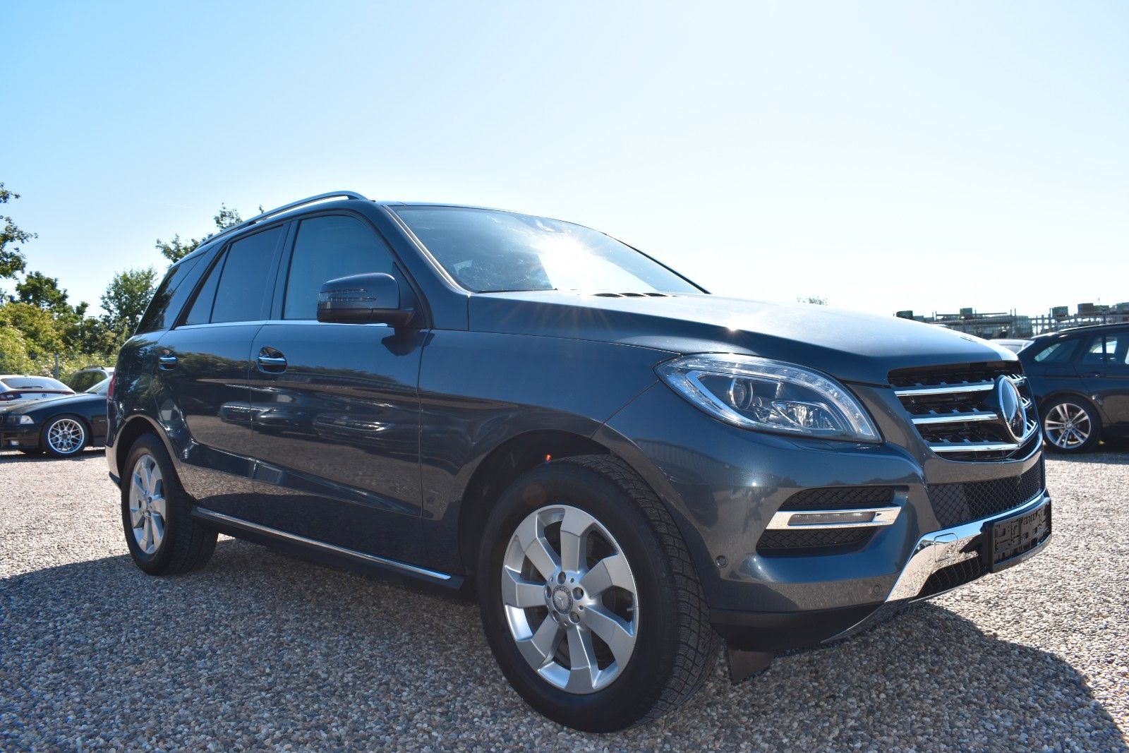 Fahrzeugabbildung Mercedes-Benz ML 350 CDI Display Fond H&K AHK Pano Softclose