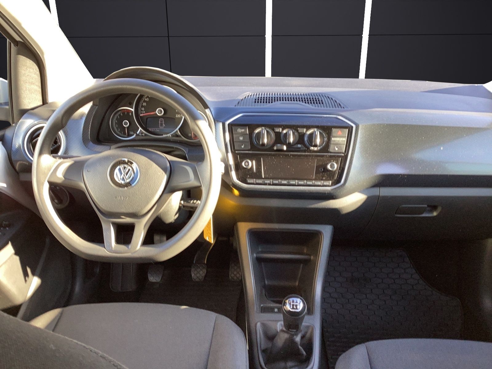 Fahrzeugabbildung Volkswagen up! move up! BMT/Start-Stopp KLIMA SHZ RADIO