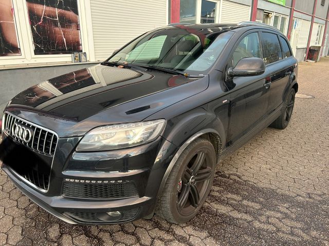 Audi Q7 3.0 TDI clean diesel quattro S Line 7 Sitzer