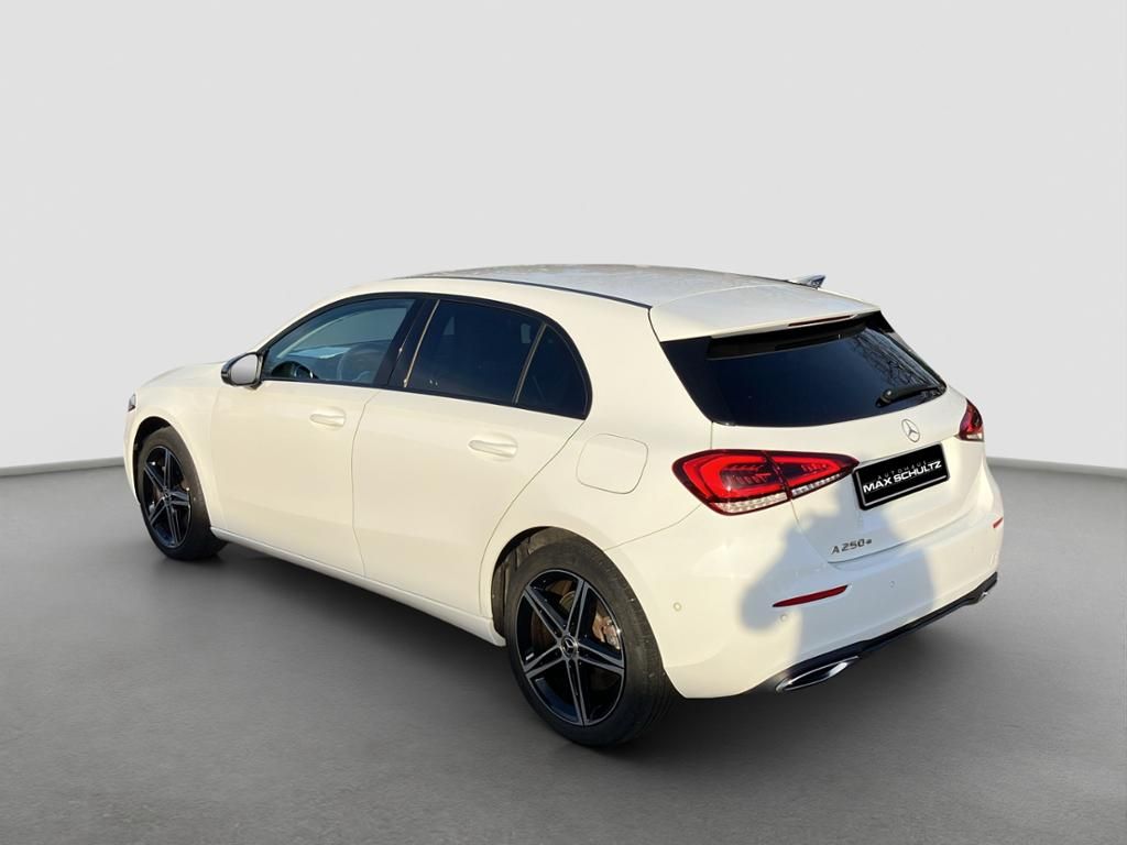 Fahrzeugabbildung Mercedes-Benz A 250 e Kompaktlimousine Night Paket*Kamera*LED
