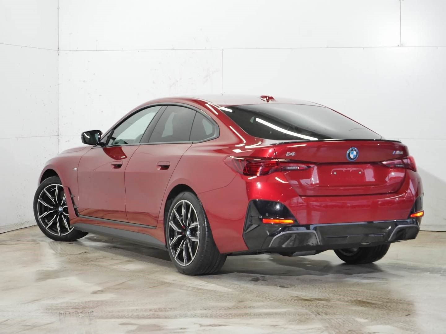 Fahrzeugeinzelansicht 7 Fahrzeugabbildung BMW i4 M50 |Glasdach |Harman Kardon |M Sportsitze