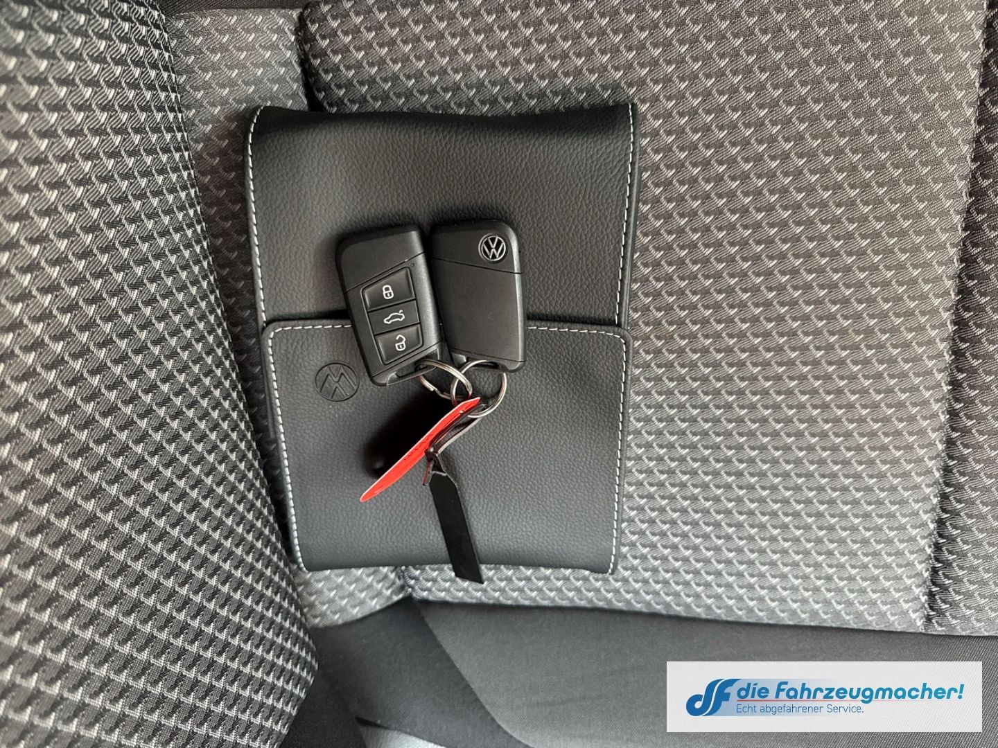 Fahrzeugabbildung Volkswagen Passat Variant Conceptline sch.AHK Navi LED ACC