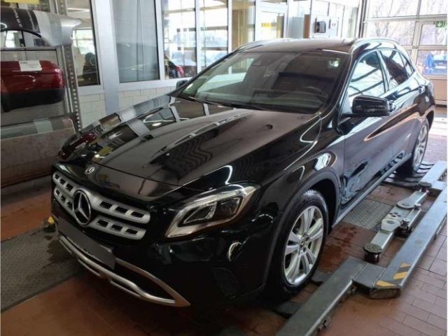 GLA 220 d Urban AHK/Kamera/LED/Navi/el.Heckklapp