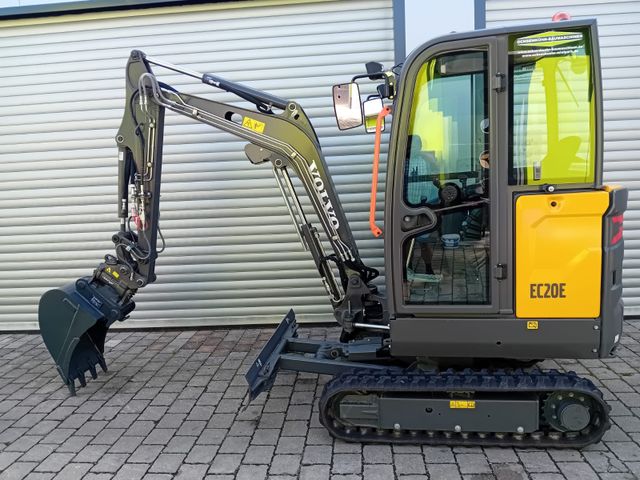 Volvo EC 20 E  mit Powertilt