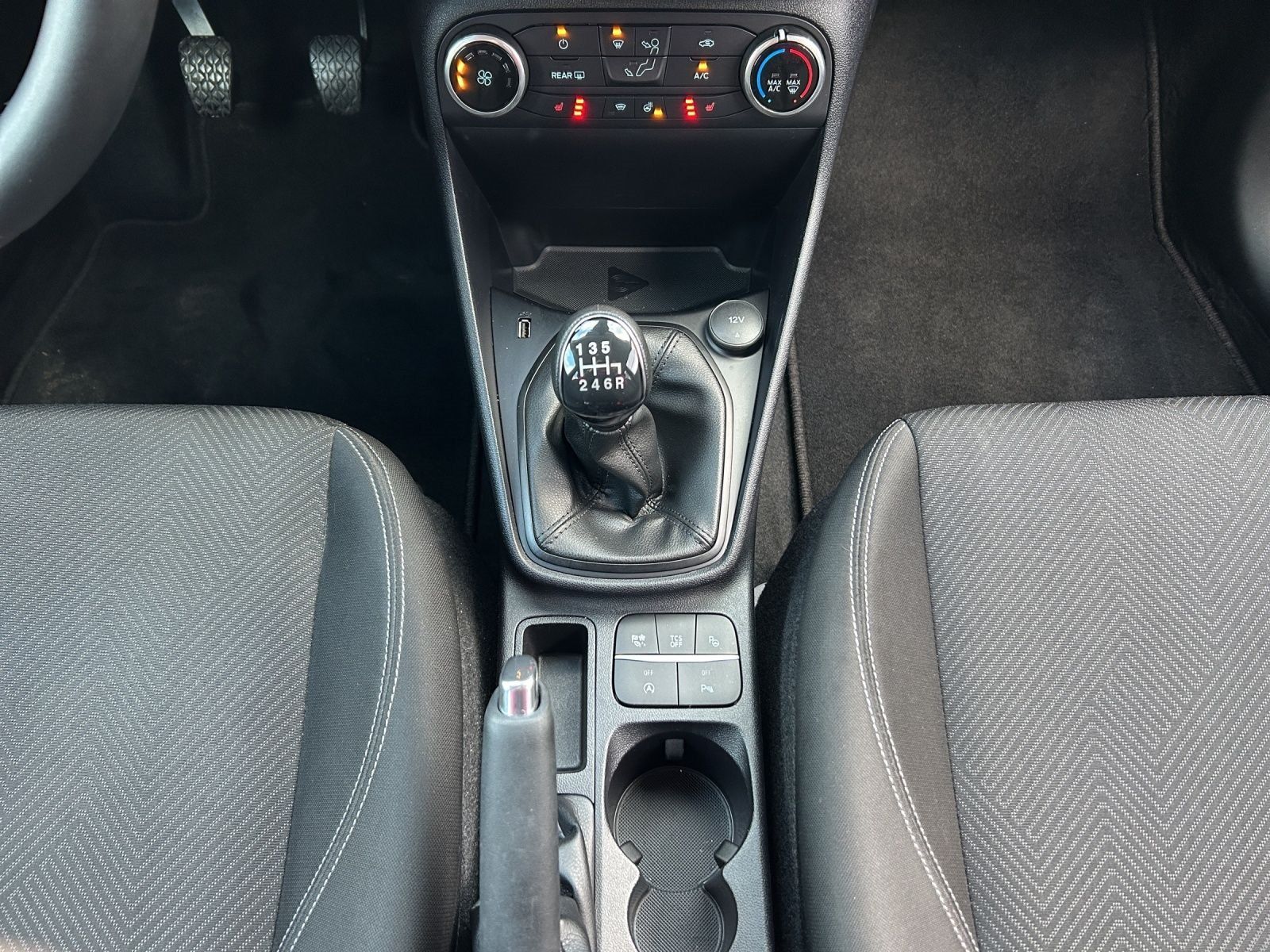 Fahrzeugabbildung Ford Fiesta 1.0 Cool&Connect LED/KAMERA/TEMPOMAT/SHZ