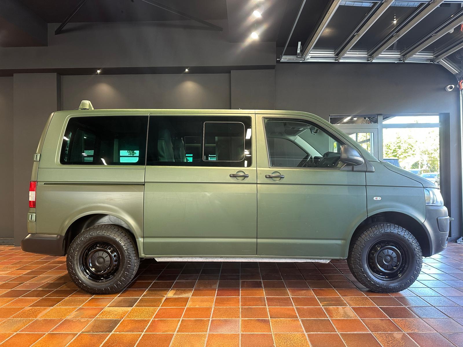 Volkswagen T5 WIDDER 4MOTION KURZ SEIKEL ROCKTON BUNDESWEHR