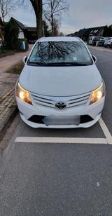 Toyota toyota avensis - Toyota Avensis aus 2013