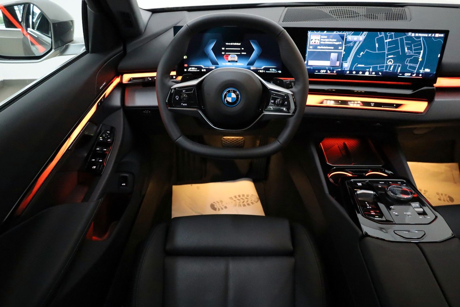 Fahrzeugabbildung BMW 530e Touring Leder,Navi,LED,H/K,Travel Paket,AHK