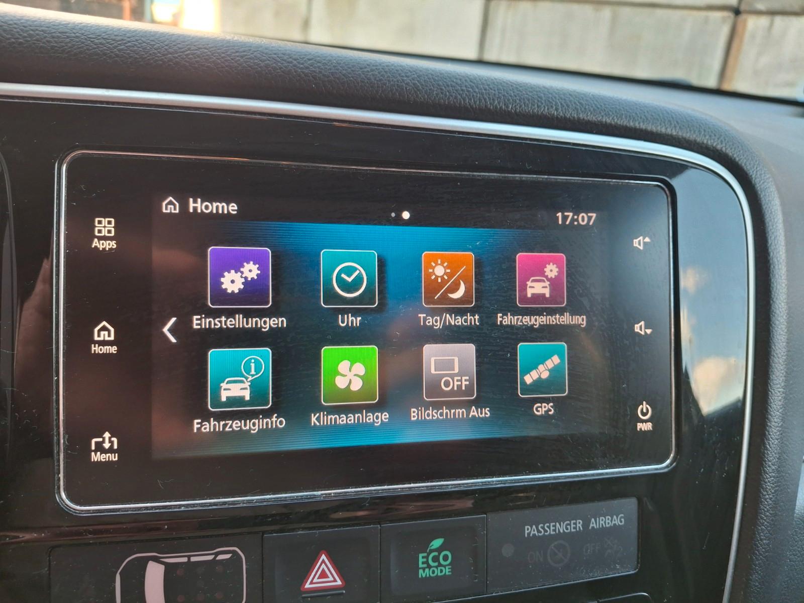 Mitsubishi Outlander Plus 4WD-Xenon-AHK-1 HAND