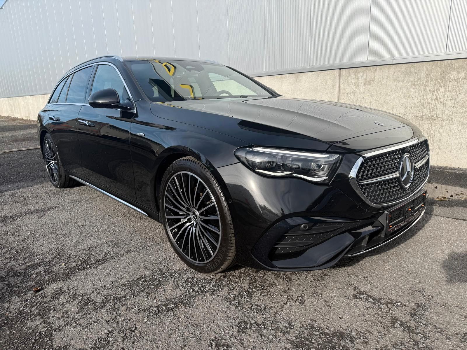 Mercedes-Benz E300DE Kombi 4MATIC AMG LINE WIDESCREEN imagem 3
