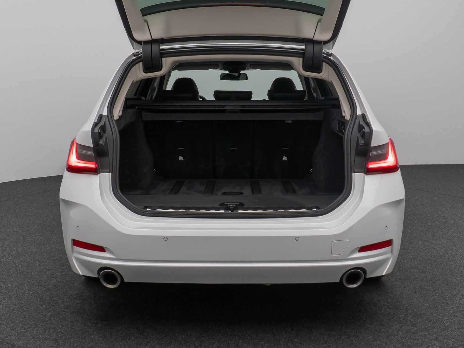 Fahrzeugabbildung BMW 320i DAB Leder MSport AHK Lenkradheizung Sport