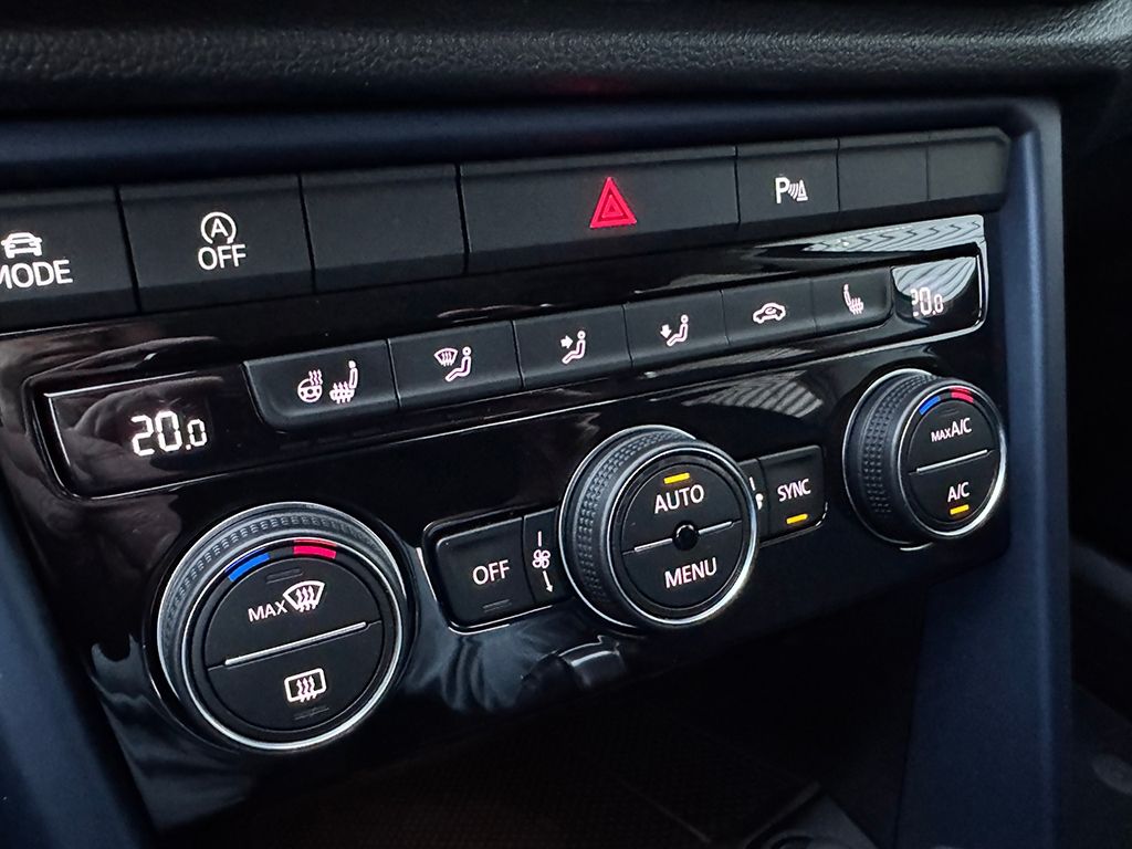 T-Roc 1.5 TSI DSG R-LINE *LED*AHK*ACC*