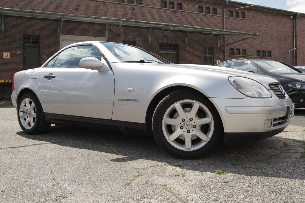 Mercedes-Benz SLK 230