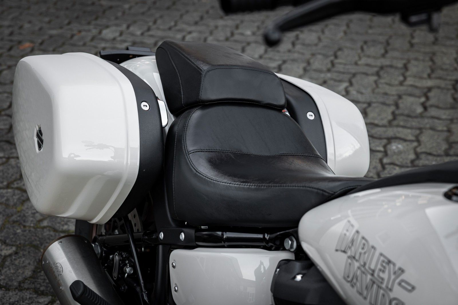 Fahrzeugabbildung Harley-Davidson FXLRS LOW RIDER S 117 CUI - JEKILL&HYDE -