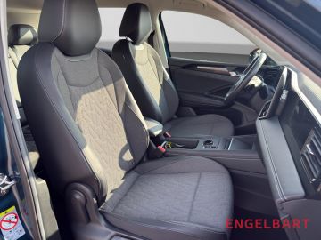 Volkswagen Tiguan - 11