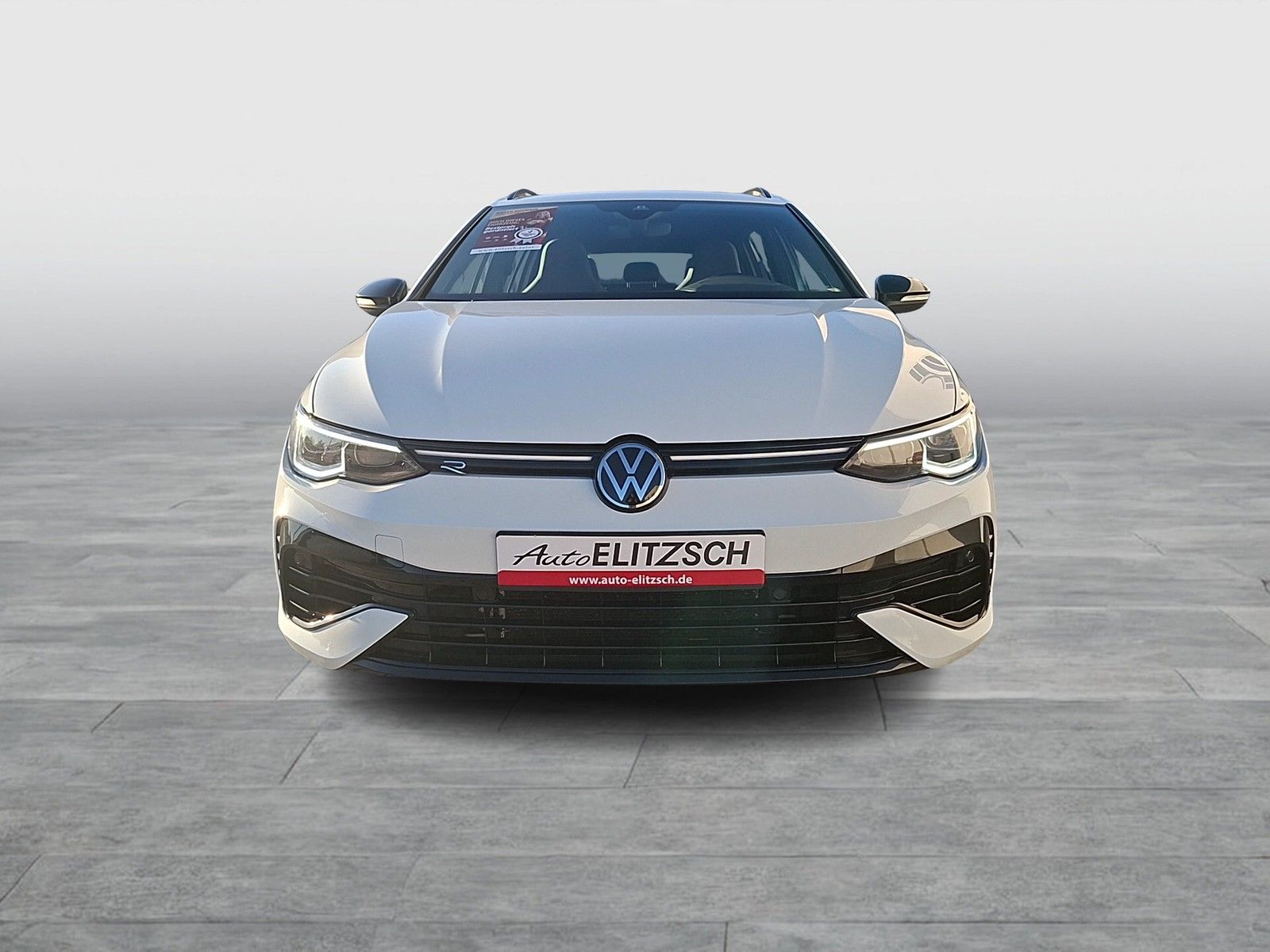 Fahrzeugabbildung Volkswagen Golf VIII Variant R DSG 4M Matrix Navi AID ACC R