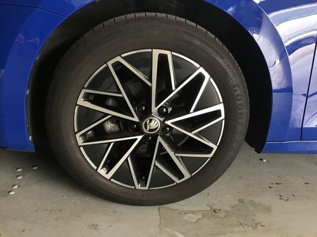 Fahrzeugabbildung Skoda Octavia Ambition 1.0 TSI Navi/Kamera/Tempo/LED